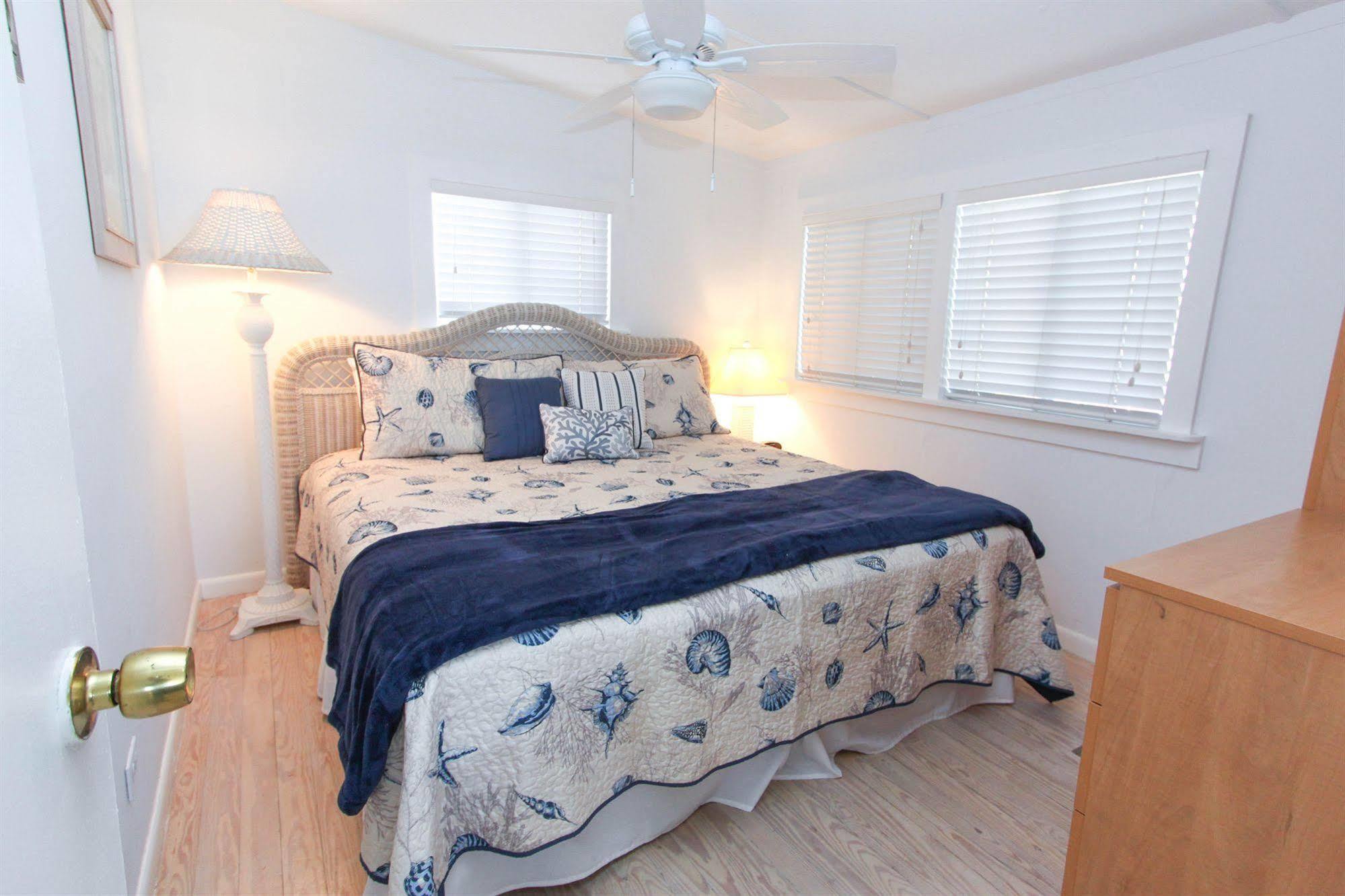 Gulf Breeze Cottages Санибел Экстерьер фото