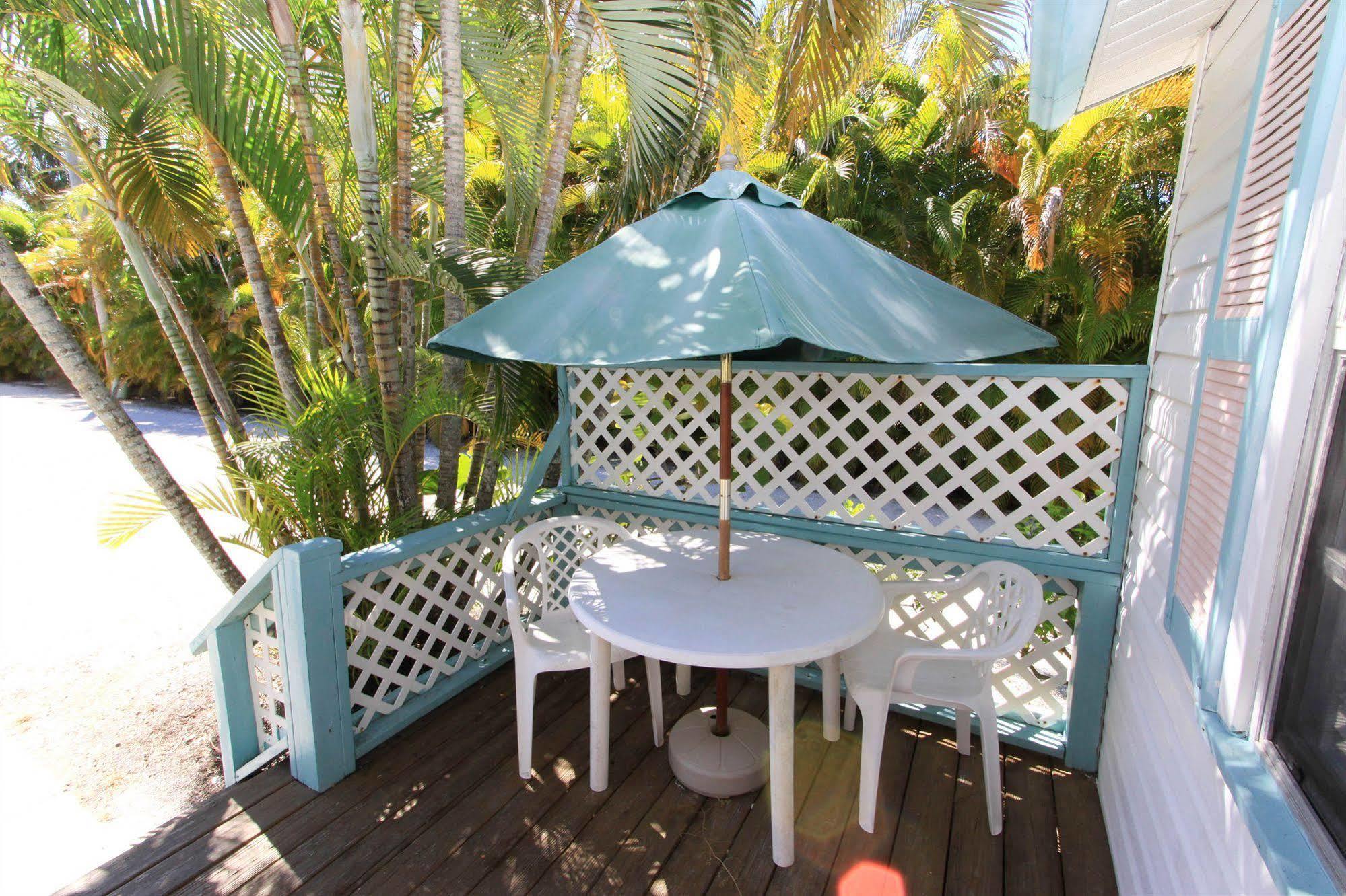 Gulf Breeze Cottages Санибел Экстерьер фото